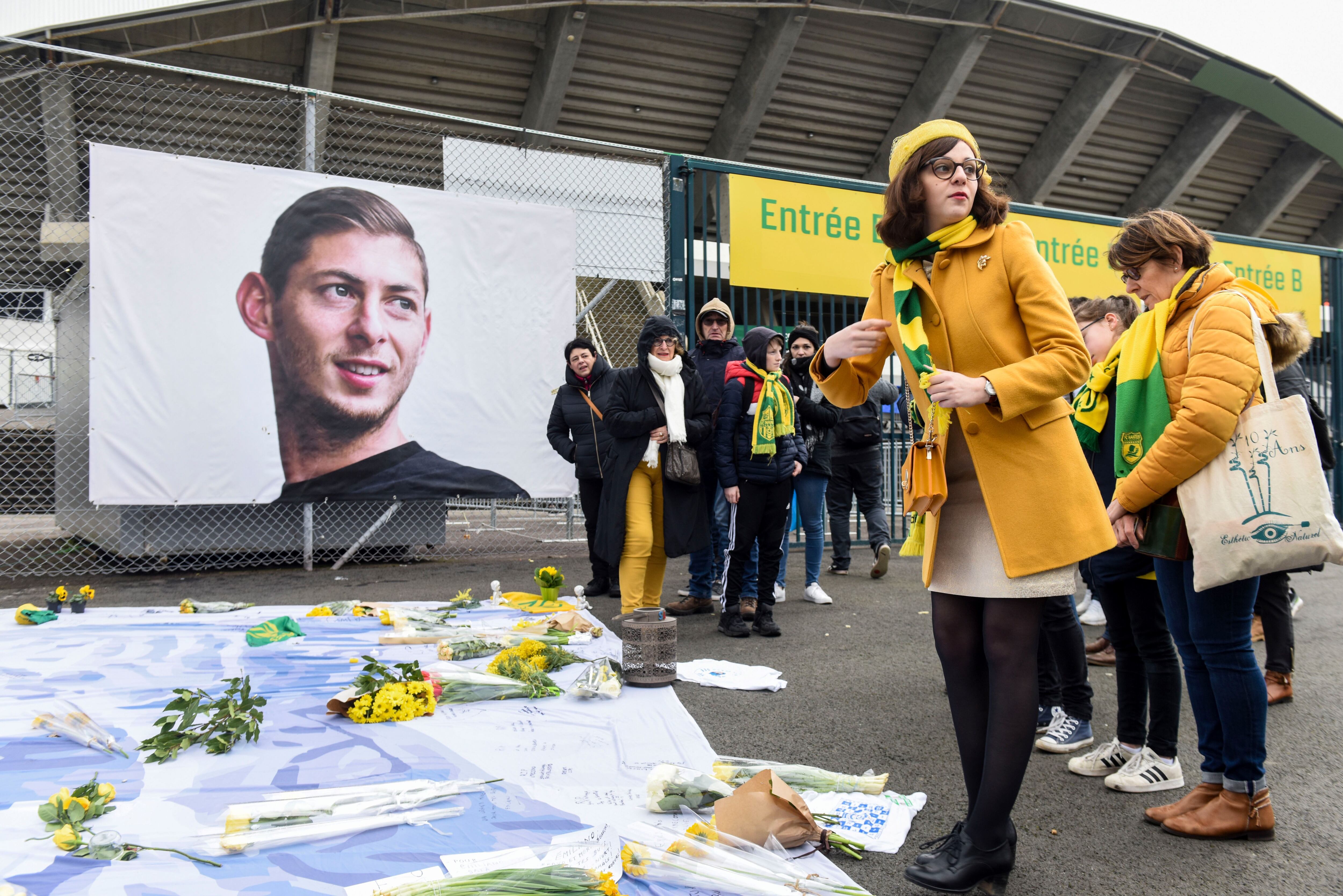 Homenaje a Emiliano Sala en el aniversario de su muerte.