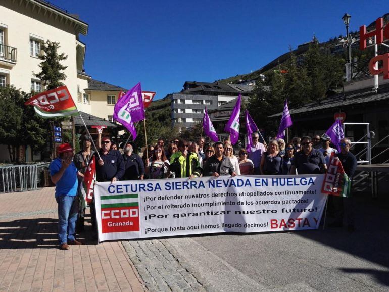 Trabajadores de la estación, en una protesta anterior