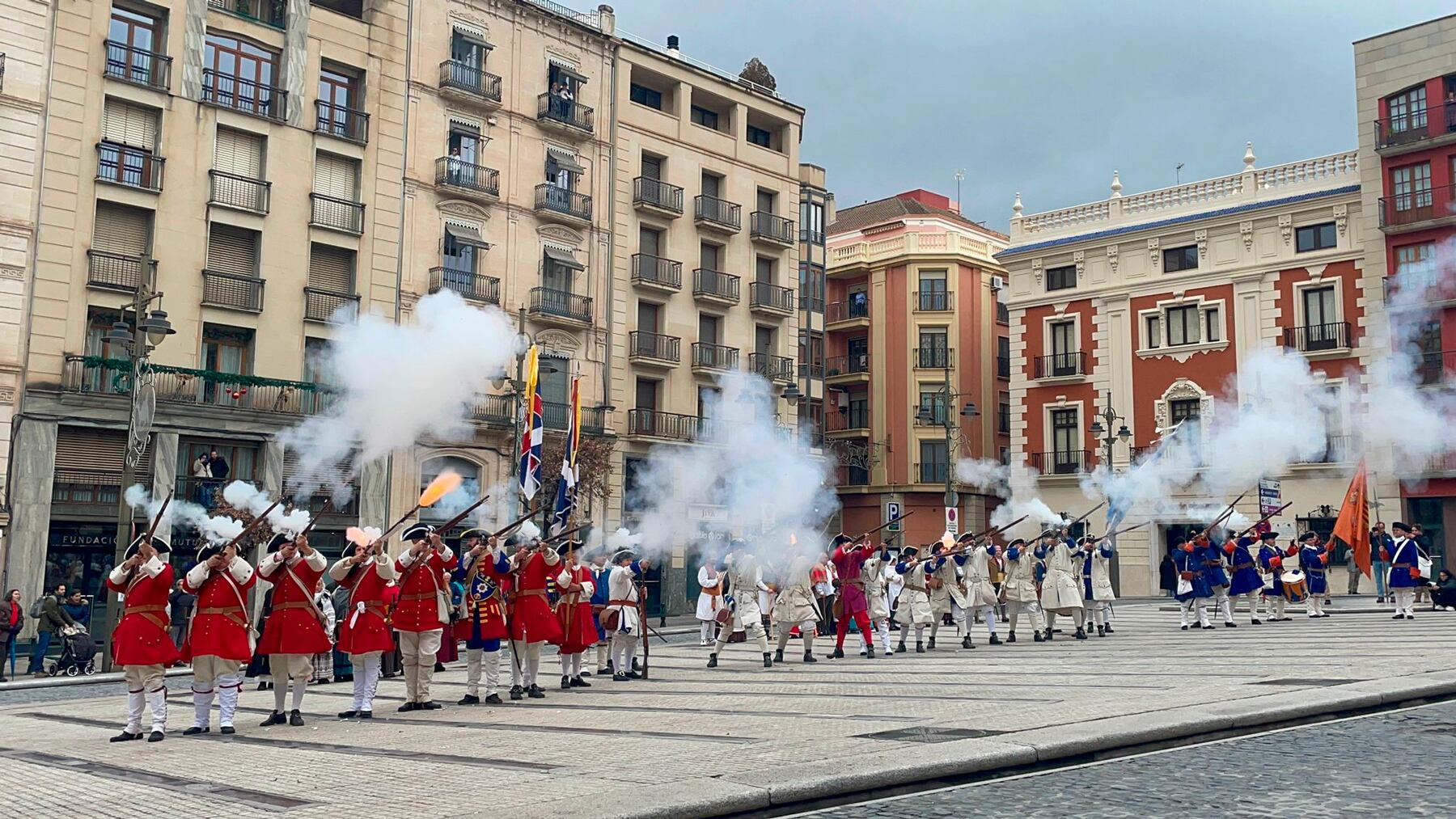 Imatge dels participants en la Plaça d'Espanya