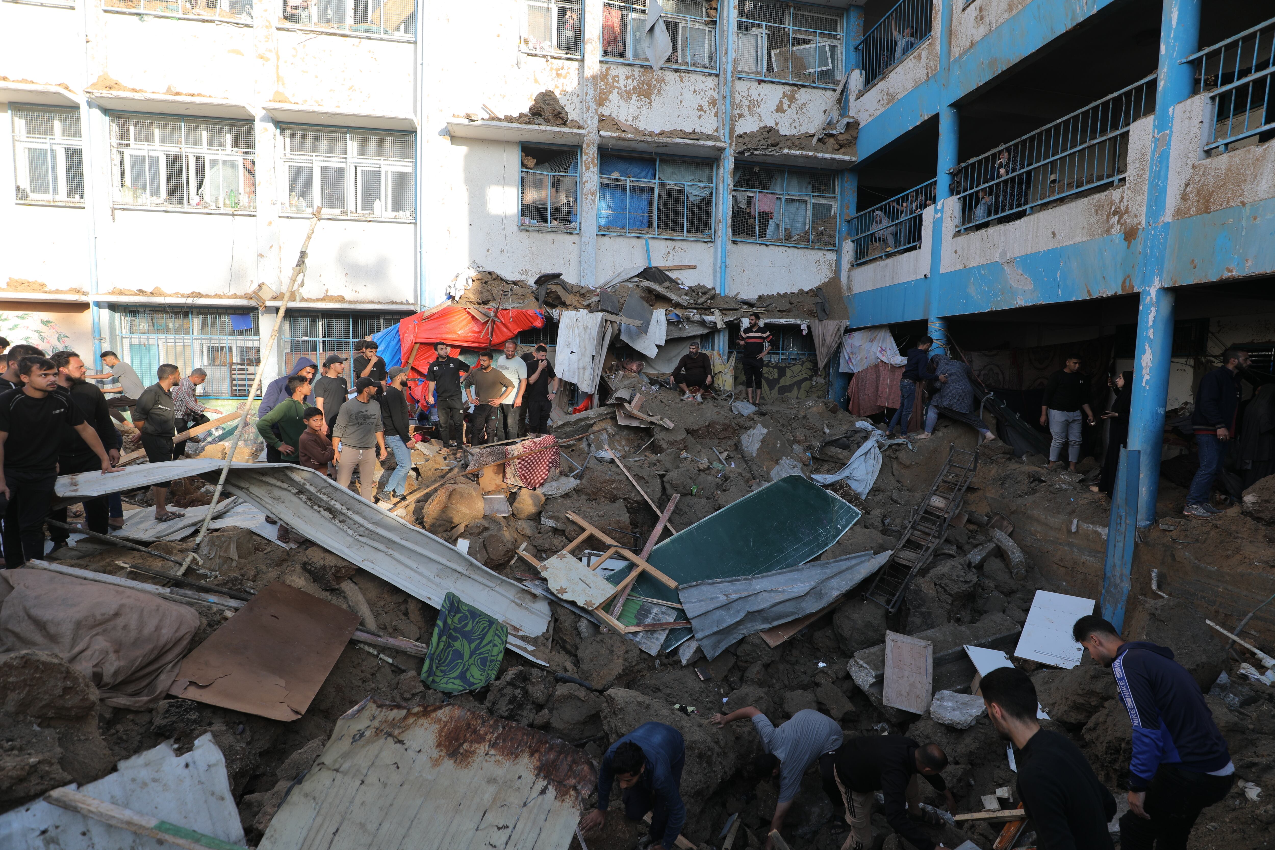 Escuela atacada. (Photo by Moiz Salhi/Anadolu via Getty Images)