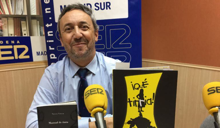 Chema Contreras nos habla hoy en 'El Rincón Literario' sobre poesía minimalista.