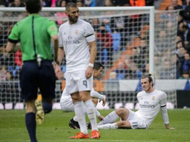 Bale se duele en el césped del Bernabéu