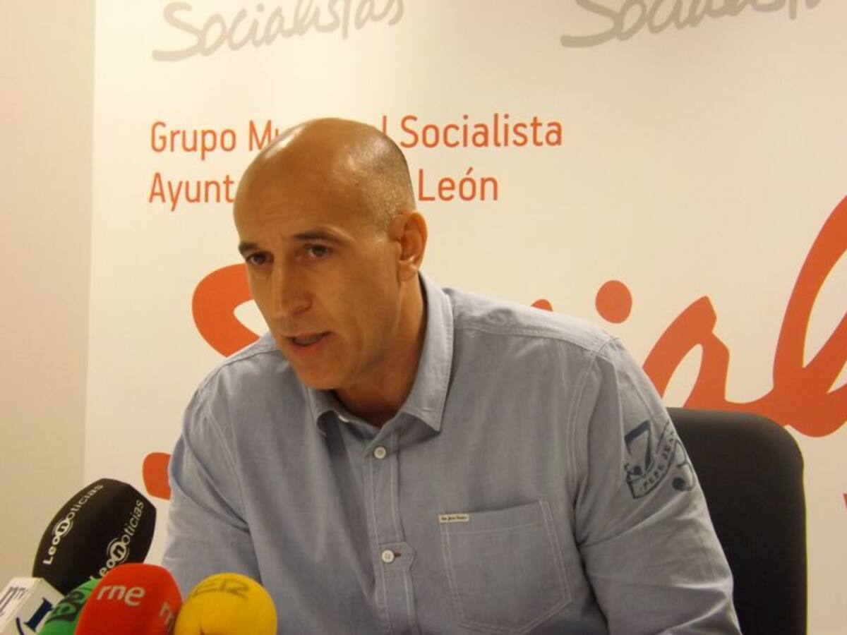 El PSOE pide a Herrera que cese al consejero de Educación