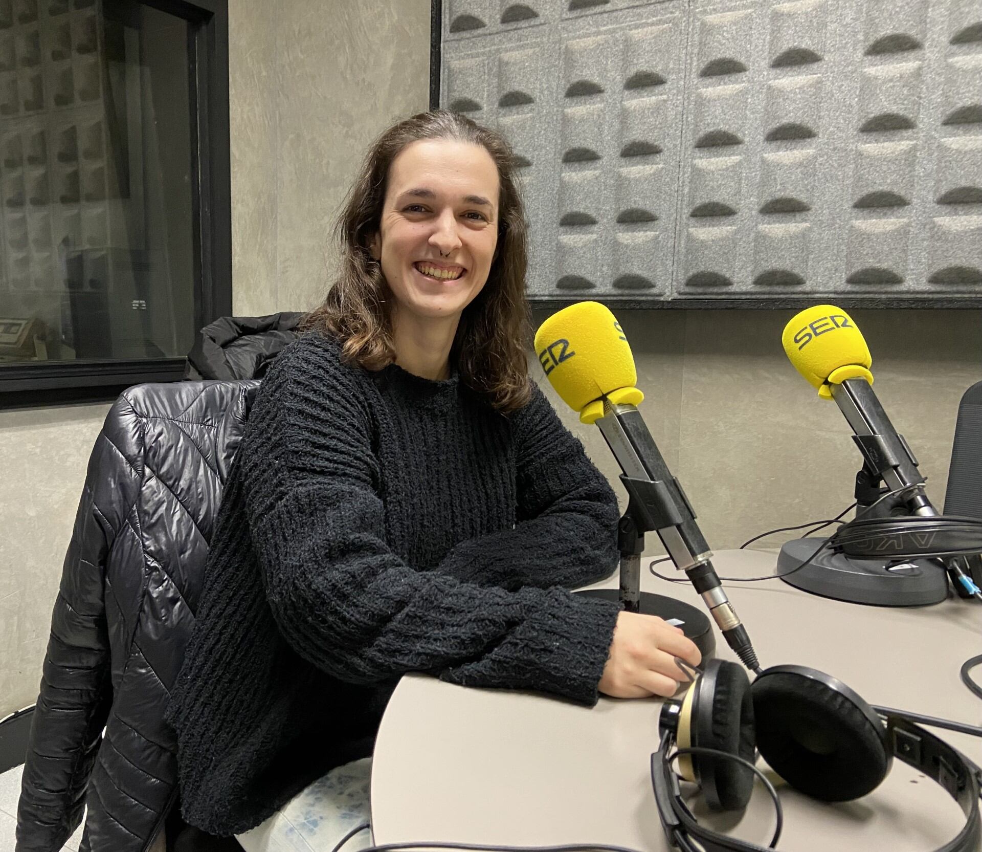 Maialen Orte en los estudios de Radio Eibar