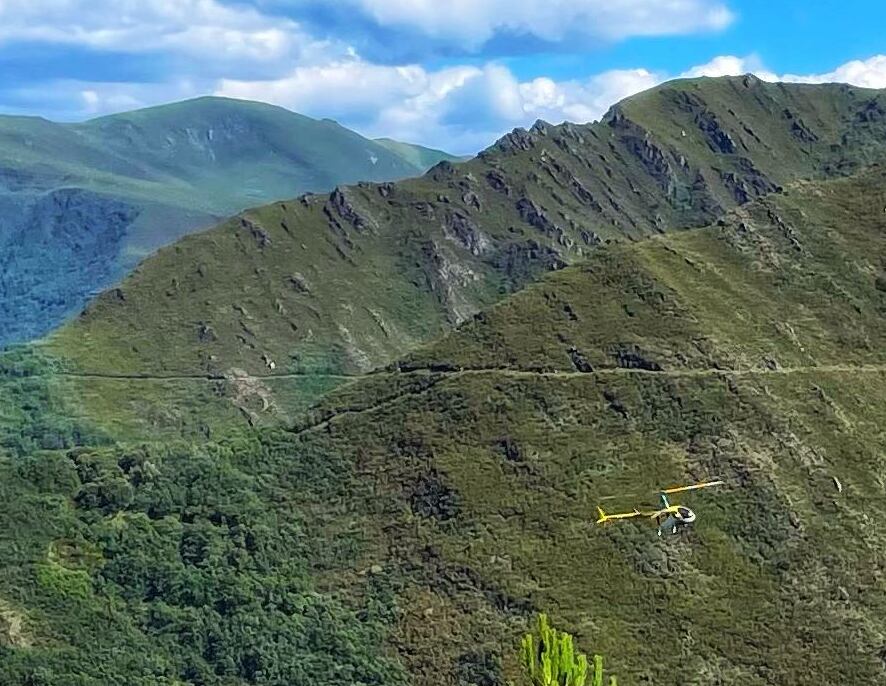 El helicóptero de Calleja, con los aquilianos al fondo