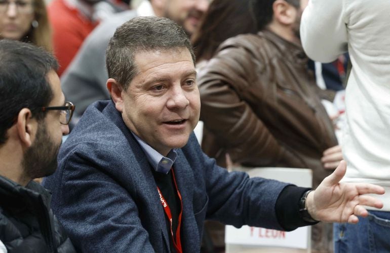 El presidente de Castilla-La Mancha, Emiliano García-Page (2i), durante la reunión del Comité Federal del PSOE 