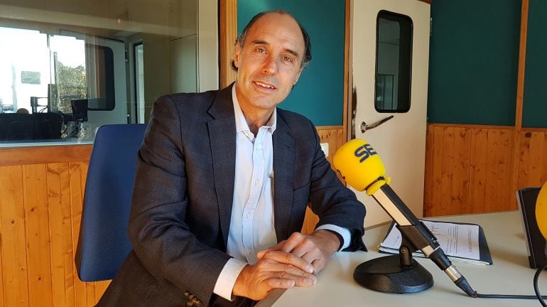 El presidente del Partido Popular de Cantabria, Ignacio Diego, en los estudios de Radio Santander.