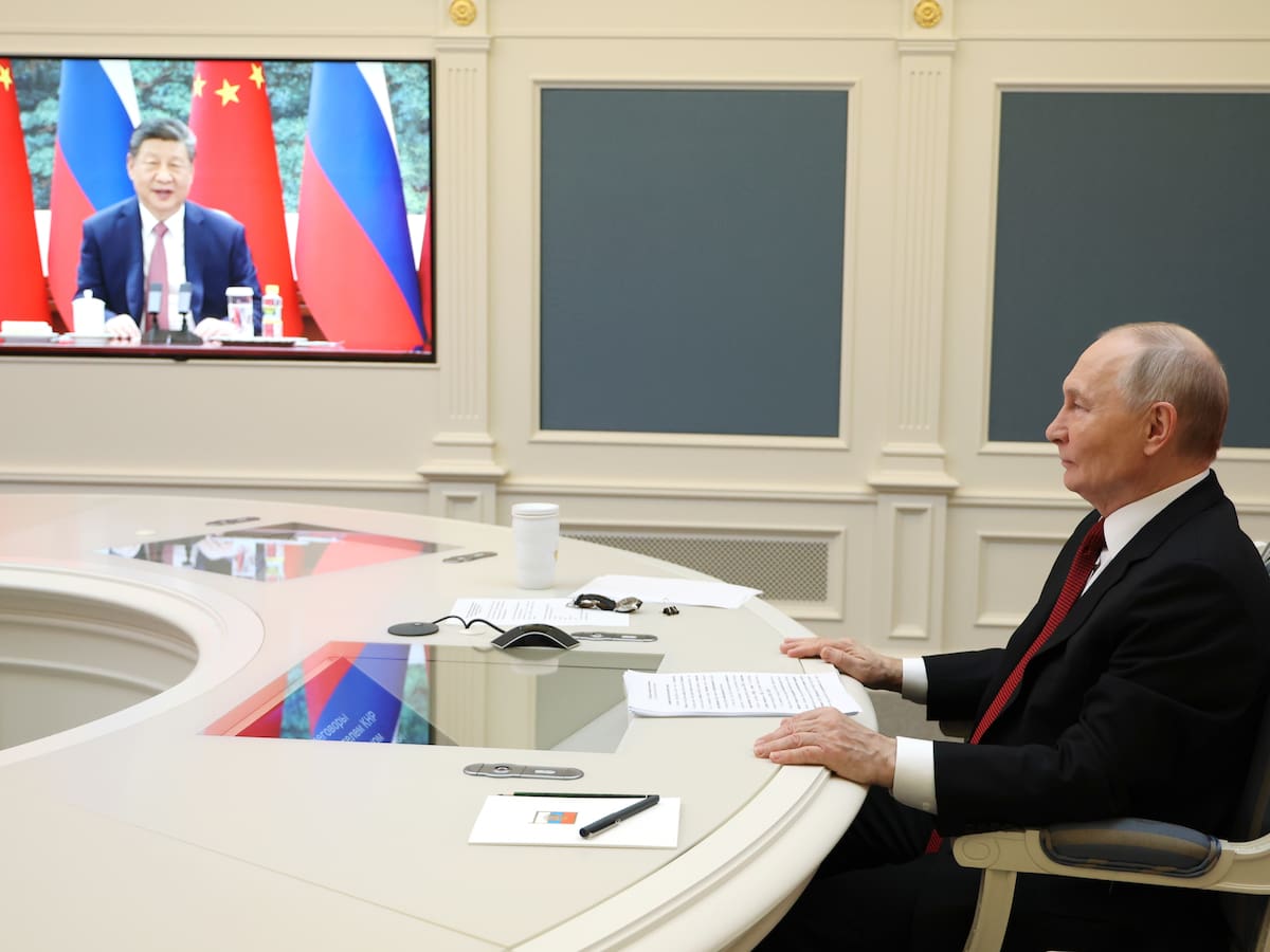 Xi Jinping habla con Putin y Trump para promover una estabilidad estratégica global