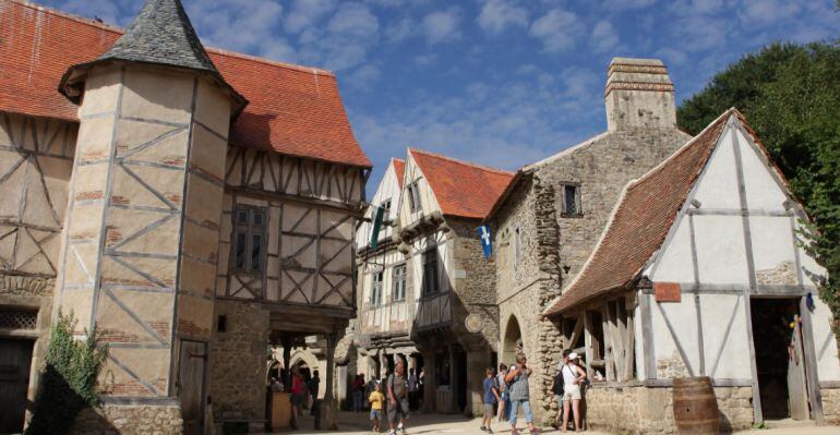 Mercado medieval del parque temático que Puy Du Fou tiene en la localidad francesa de Nantes 