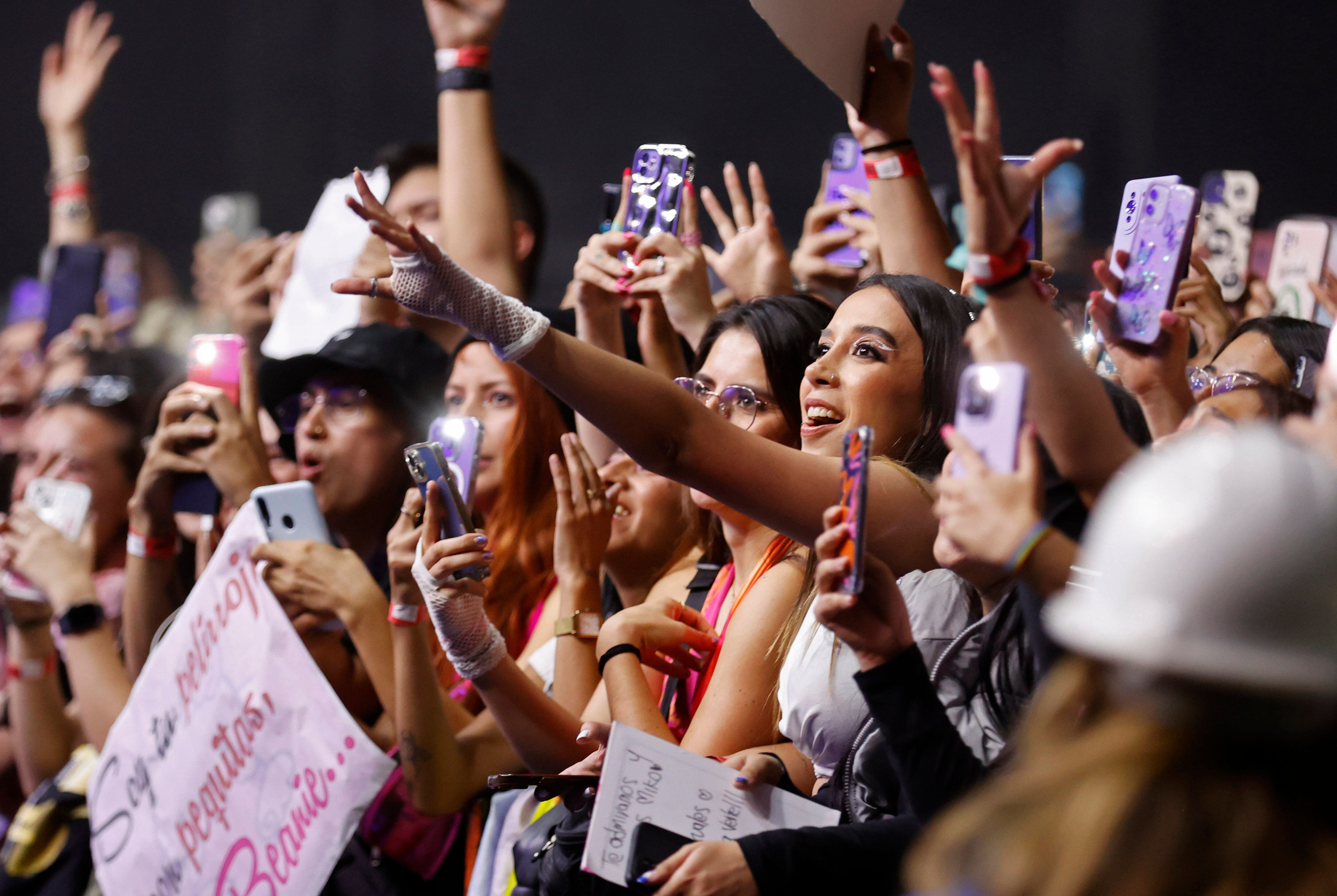 Personas asisten a conciertos. EFE/ Mauricio Dueñas Castañeda