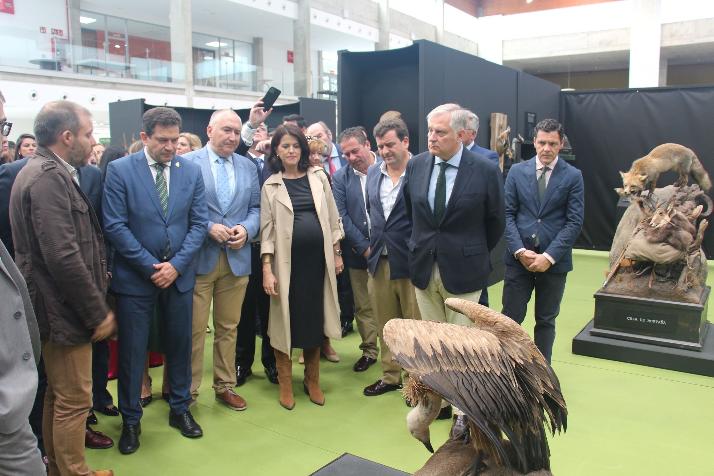 Autoridades durante el paseo inaugural de Fercatur 2023