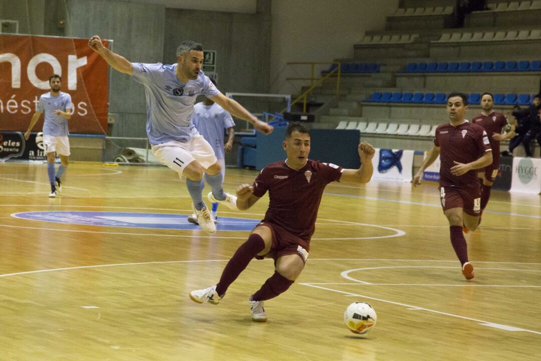 Christian, ahora en el Santiago Futsal, vivirá de manera especial el derbi ante el Noia