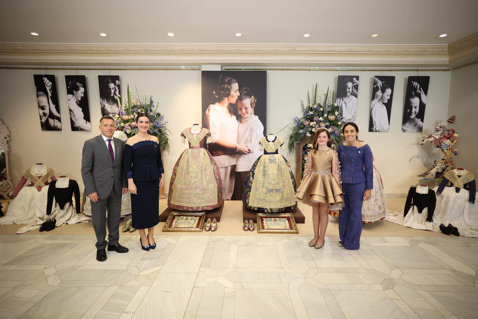 El &#039;manifest&#039; revela los detalles de los vestidos de las Reines Falleras 2026 de Burriana, Laura Sendra i Ana Olivas