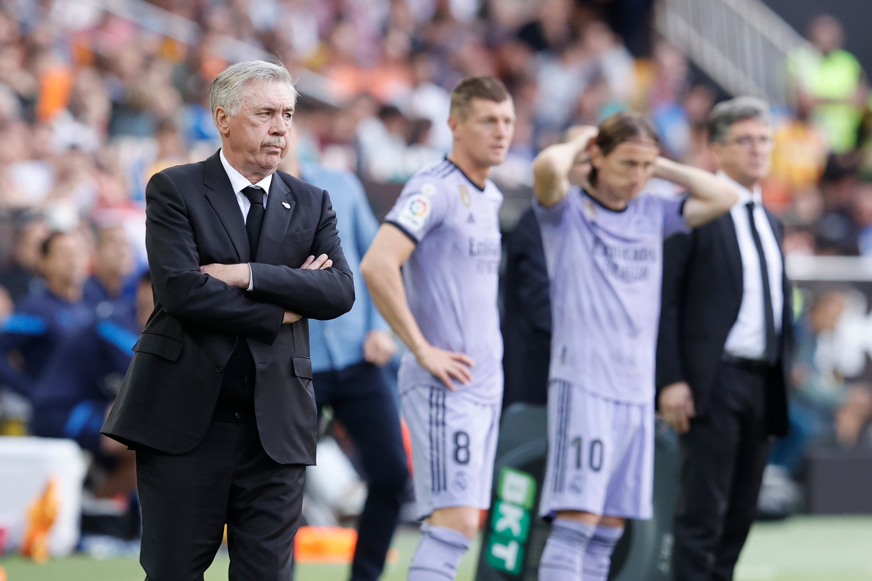 El técnico italiano del Real Madrid Carlo Ancelotti durante el partido correspondiente a la jornada 35 de LaLiga Santander que disputan Valencia CF y Real Madrid.