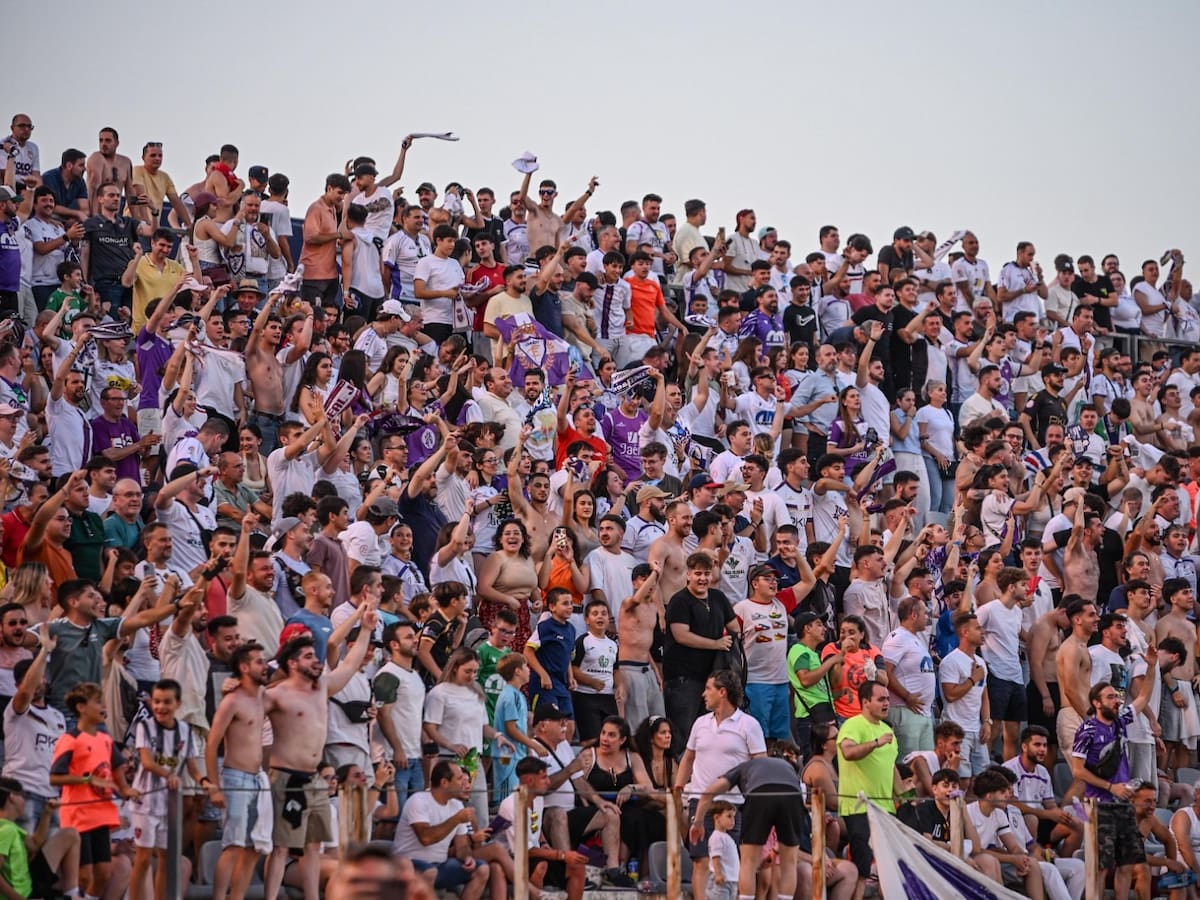 Una Victoria vestida de blanco para intentar vencer al Xerez CD