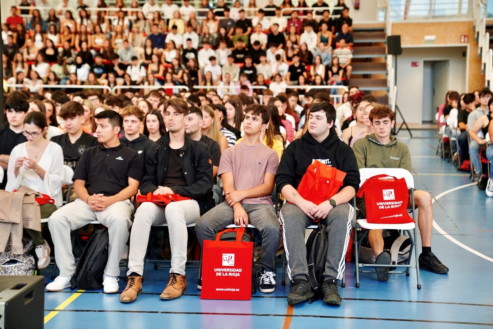 Acto de bienvenida a los alumnos de la UR