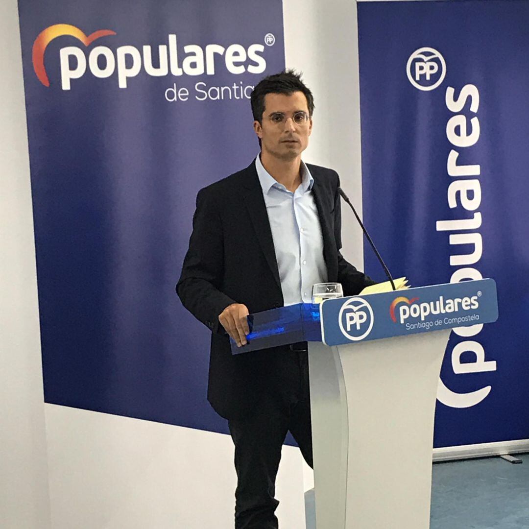 Borja Verea, en su primera rueda de prensa como presidente de la gestora del PP de Santiago