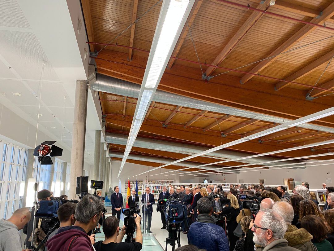 Foto de archivo de la inauguración de la nueva Biblioteca pública de Ourense