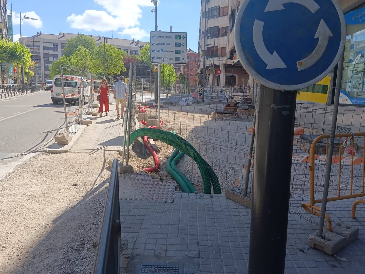 El lunes se corta al tráfico la calle Postas por las obras de los Jardines