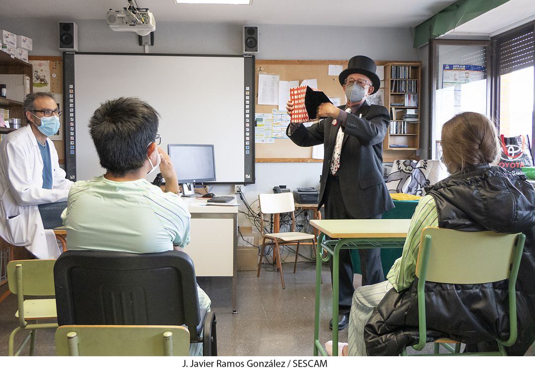 Aula La Pecera y mago Nusi