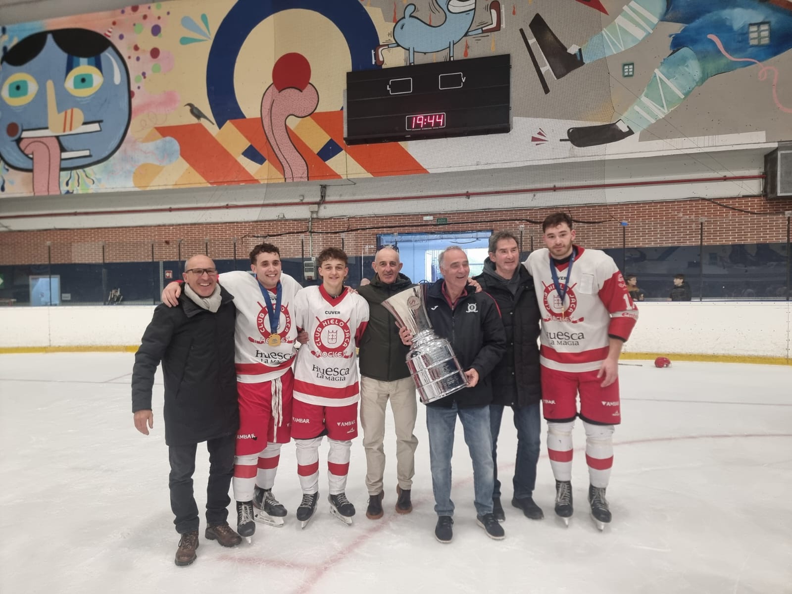 Foto para la historia con los Capillas, Lacasta, Tello y Frivya en San Sebastián este fin de semana