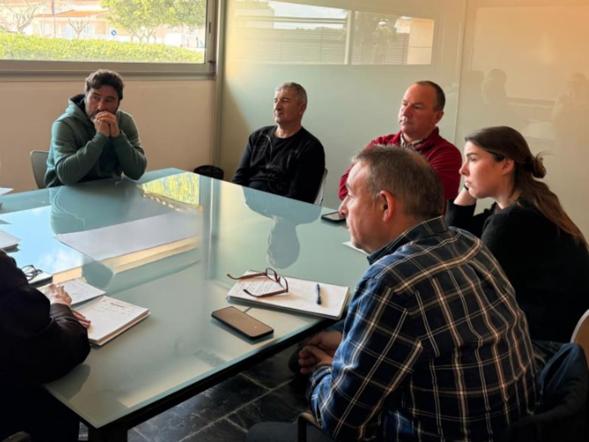 El Consell es reuneix amb els pescadors de Menorca per analitzar l’impacte de la crisi