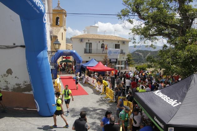 Imagen de la meta del Trail de Primavera en Confrides