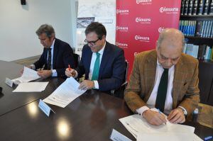 Firma del convenio para el vivero industrial en Palmones en la Cámara de Comercio.