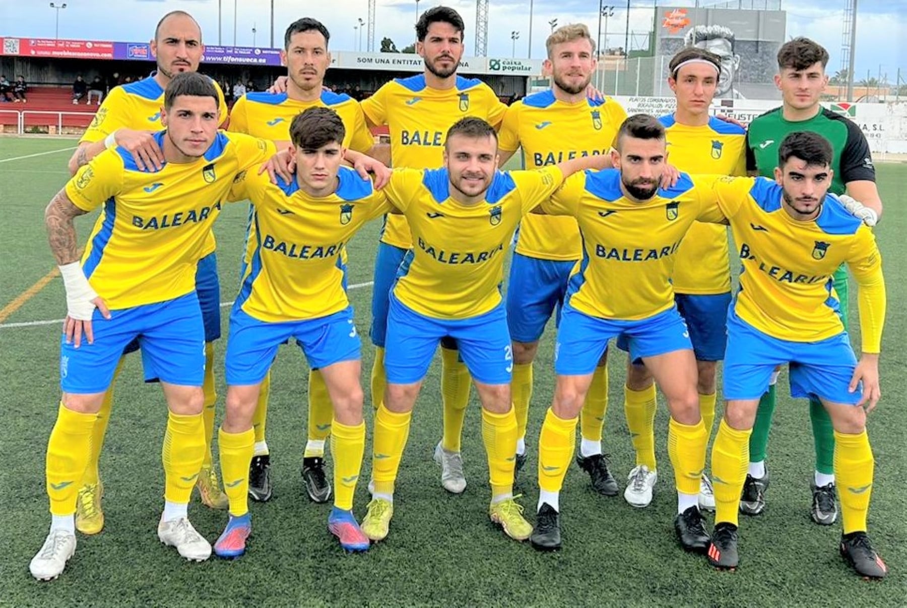 Once inicial del Dénia en Sueca.