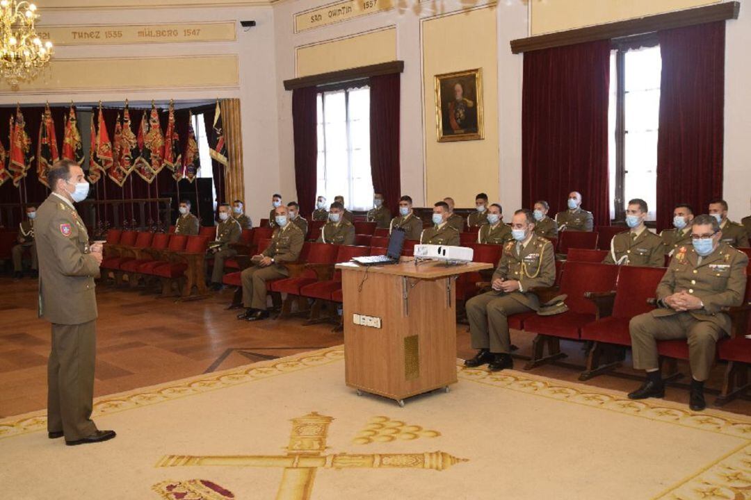 Comienza el curso en la Academia de Artillería con 175 alumnos