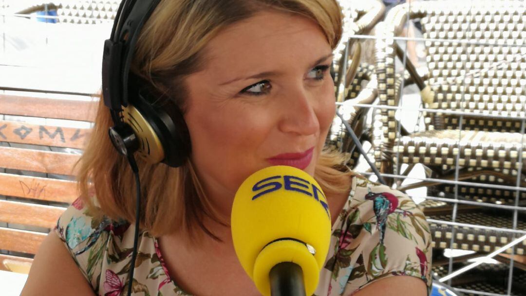 Mari Carmen Sánchez en el set de Radio Alicante de Los Luceros durante estas pasadas Hogueras