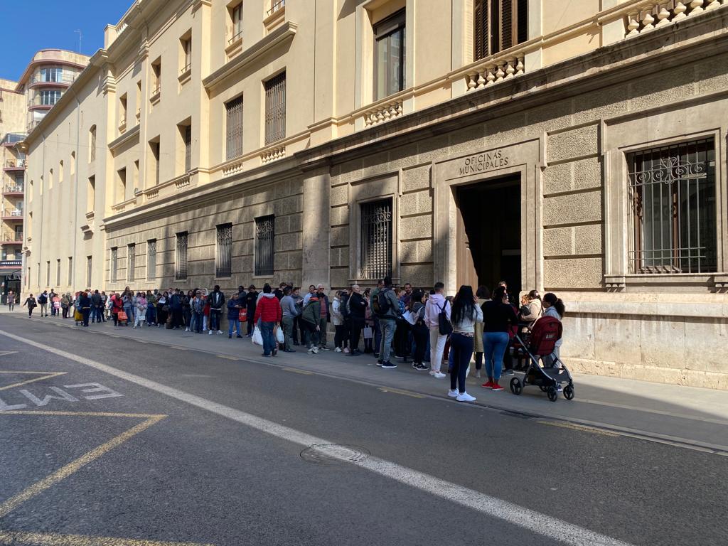 Colas en la oficina del padrón municipal en València