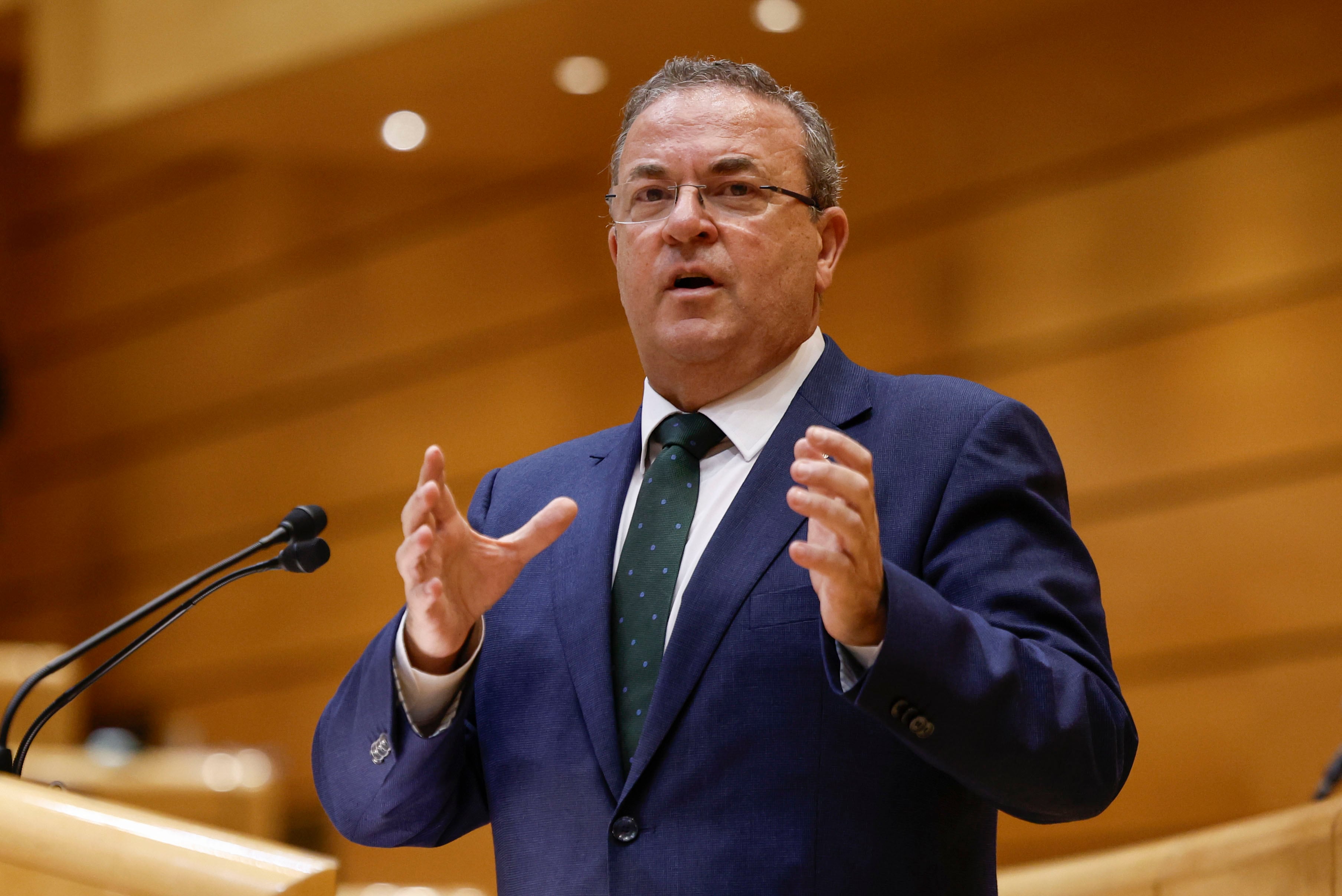 El senador del PP José Antonio Monago interviene durante la sesión de Control al Gobierno celebrada este martes por el pleno del Senado.