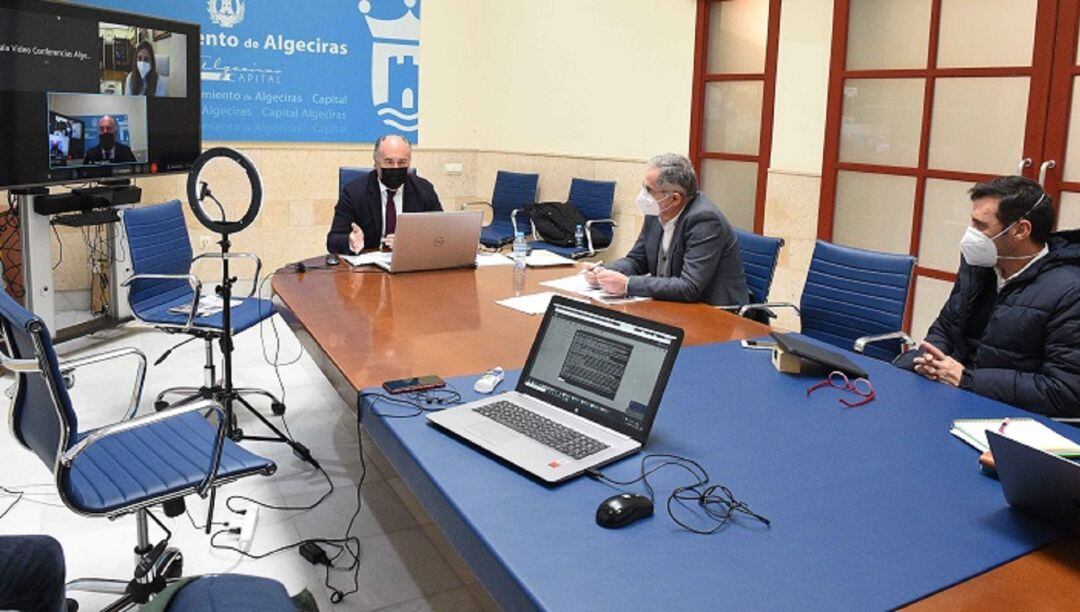 Un momento de la reunión.