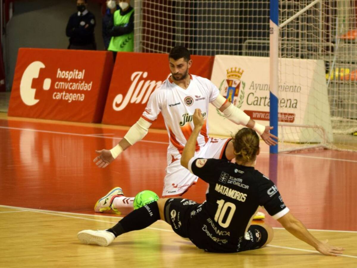 Raúl Jerez: "Si ganamos los dos partidos aplazados habremos hecho una primera vuelta de sobresaliente"