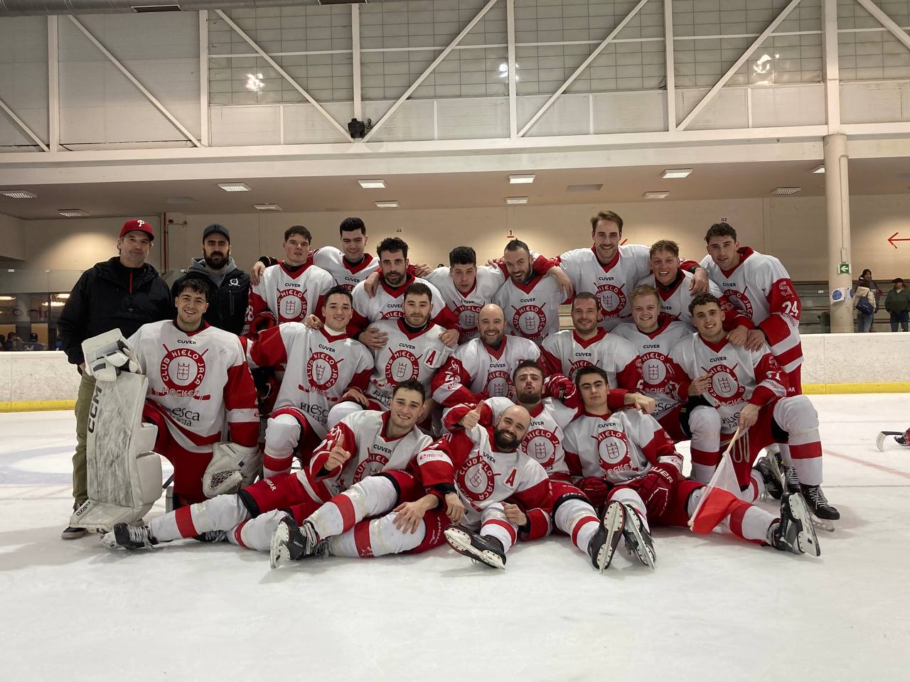 El CHJ senior ha sumado un único título esta temporada, el de la primera Liga Ibérica de Hockey Hielo