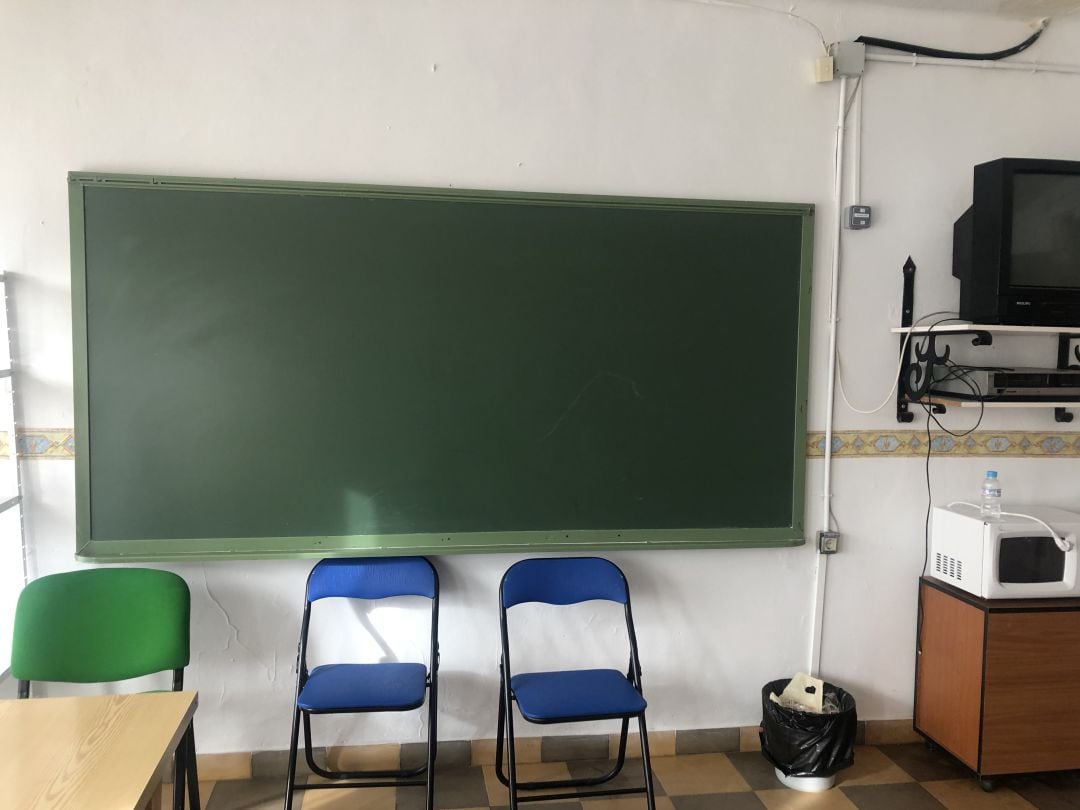 Imagen del interior de la escuela rural de Casas de los Pinos