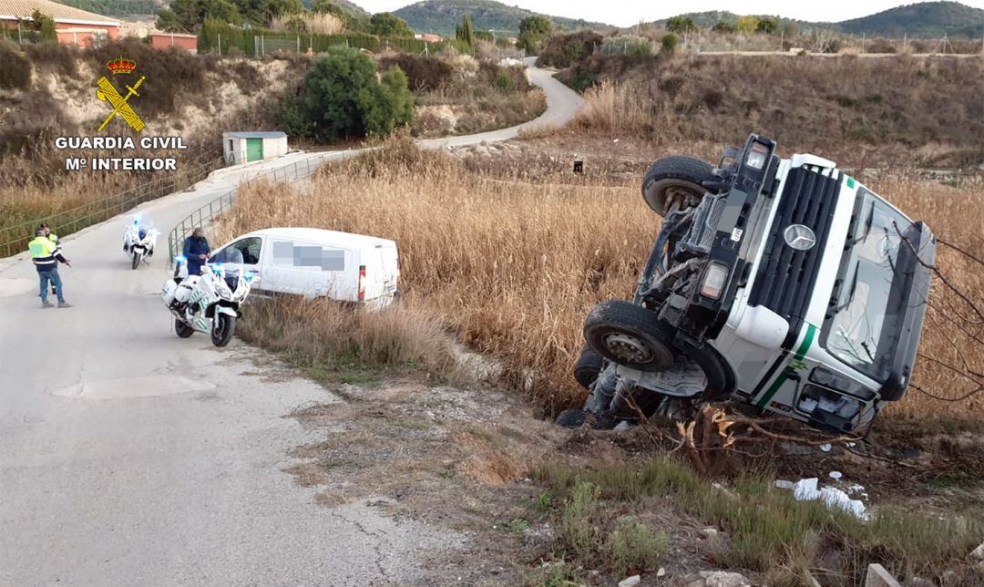 Imagen del accidente que sufrió el conductor de una hormigonera que circuló quintuplicando la tasa máxima permitida de alcohol en sangre