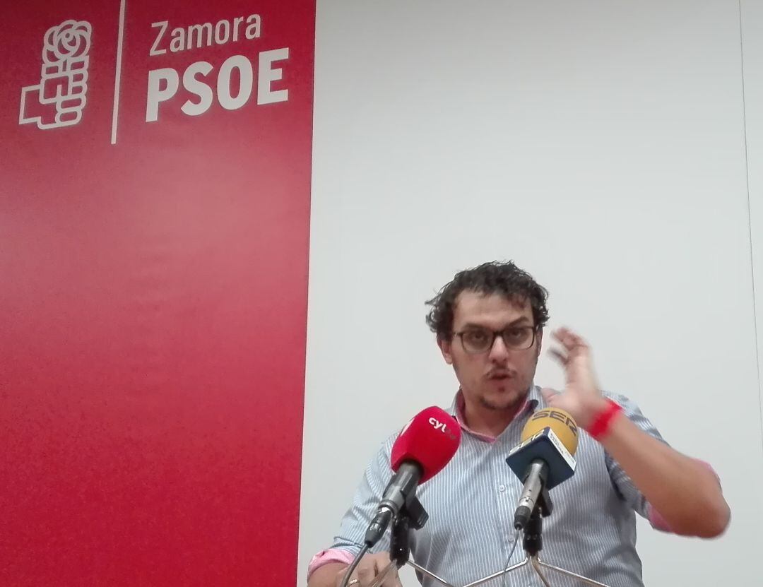 Tomás del Bien, alcalde de Toro, en un acto en la sede del Psoe