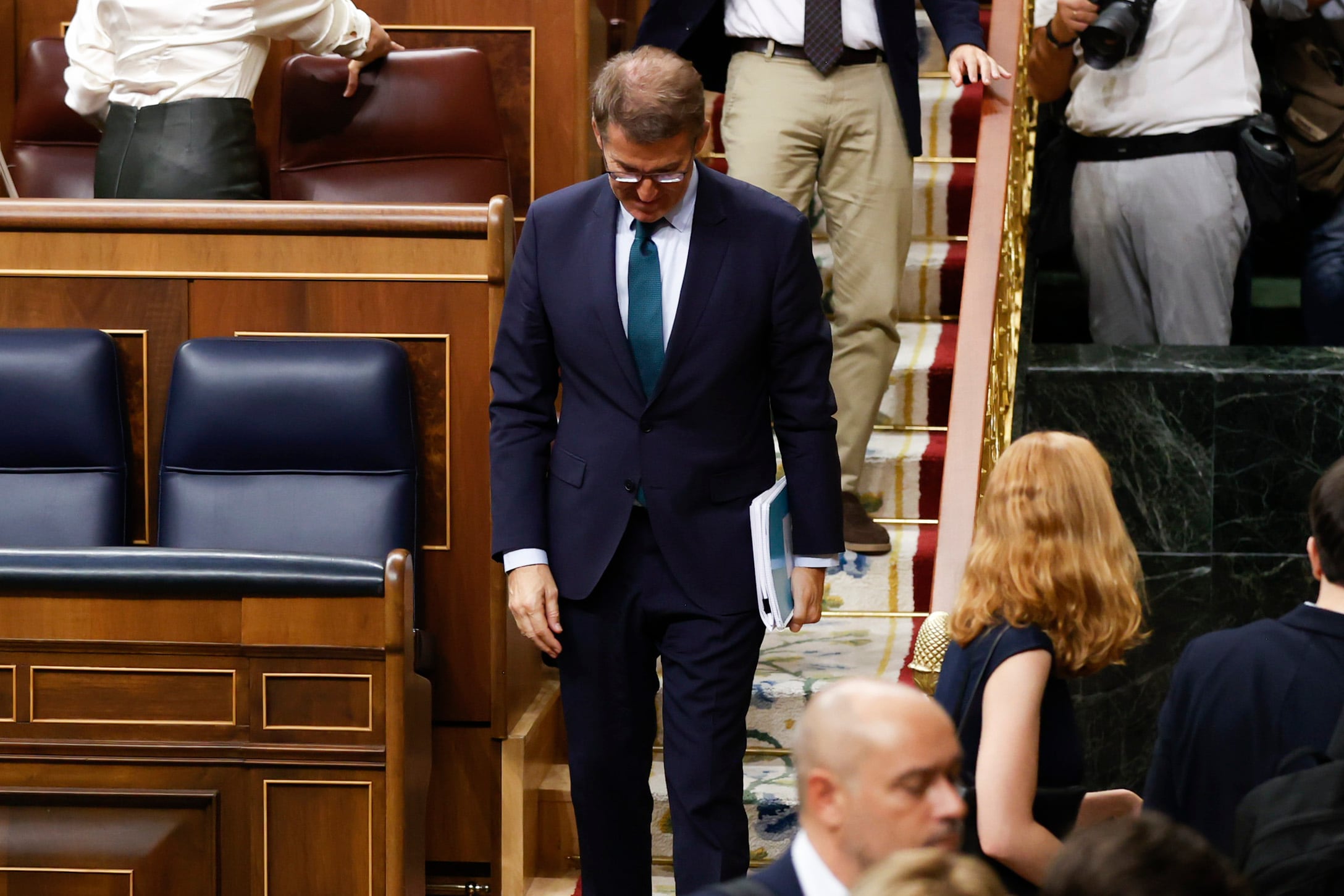 El líder del Partido Popular y candidato presidencial, Alberto Núñez Feijóo, durante su sesión de investidura.