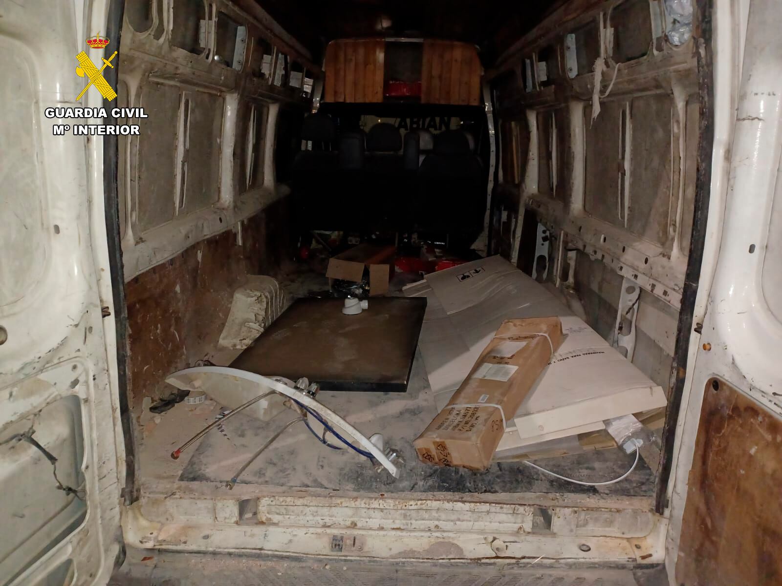 Detenidas cinco personas por un delito de robo con fuerza en una empresa de Nájera