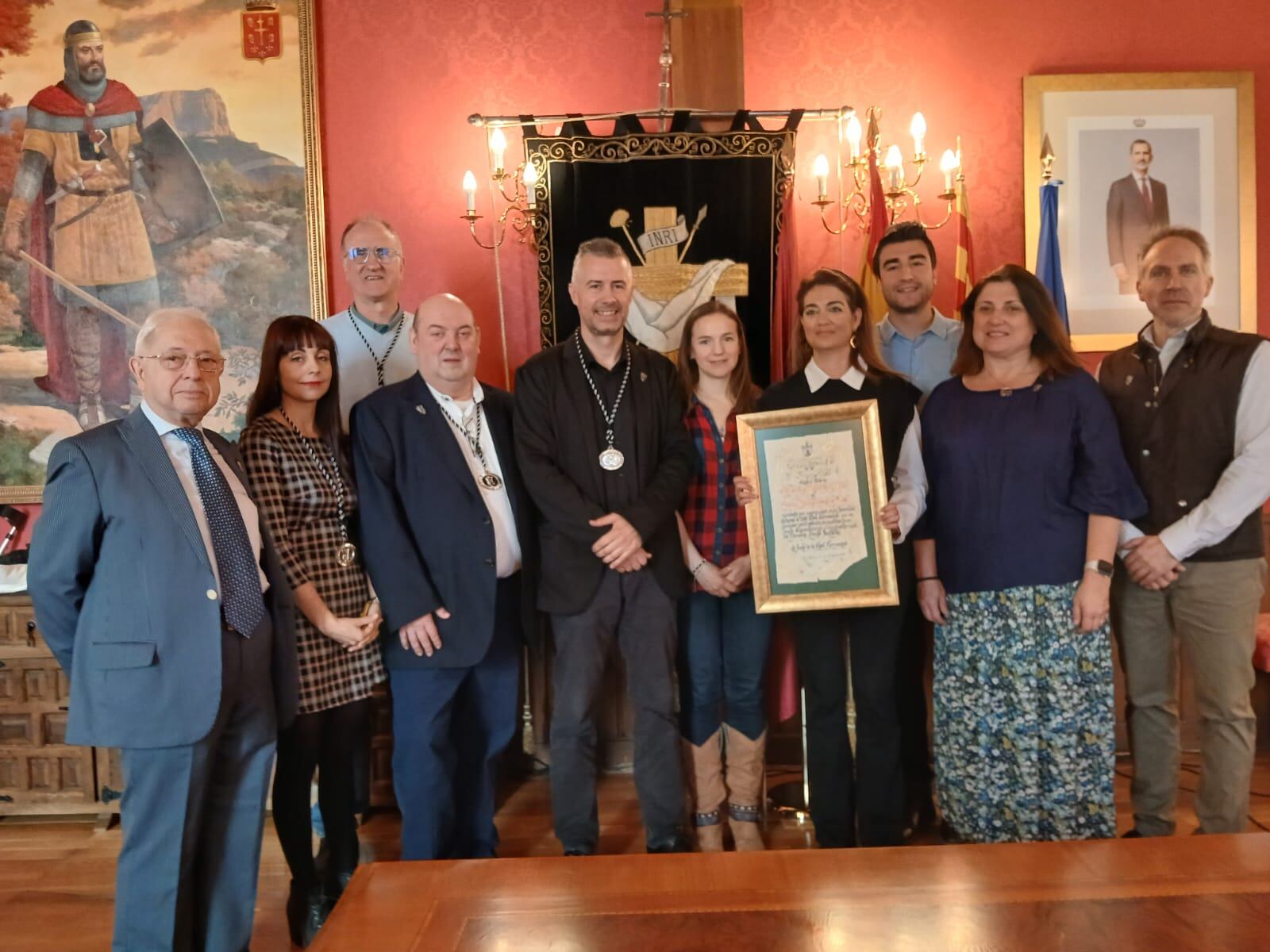 La Real Hermandad de la Sangre de Cristo otorga al ayuntamiento su título de Hermano Mayor