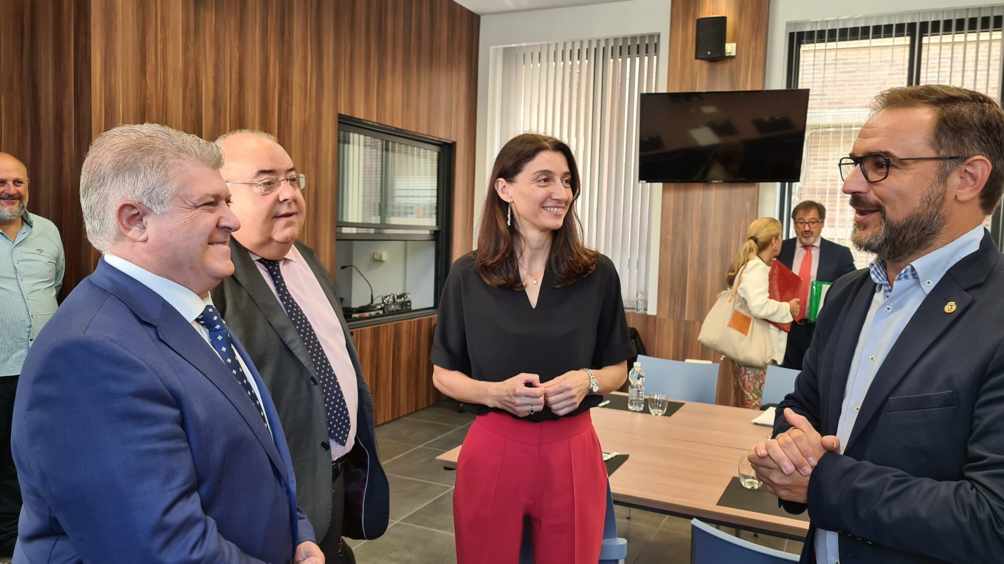 La ministra de Justicia, Pilar Llop, reunida con el delegado del Gobierno, José Vélez y el alcalde de Lorca, Diego José Mateos / Ministerio de Justicia