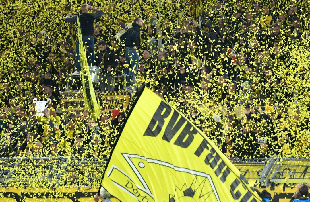El Signal Iduna Park entonó el You'll Never Walk Alone en el Borussia Dortmund-Barcelona