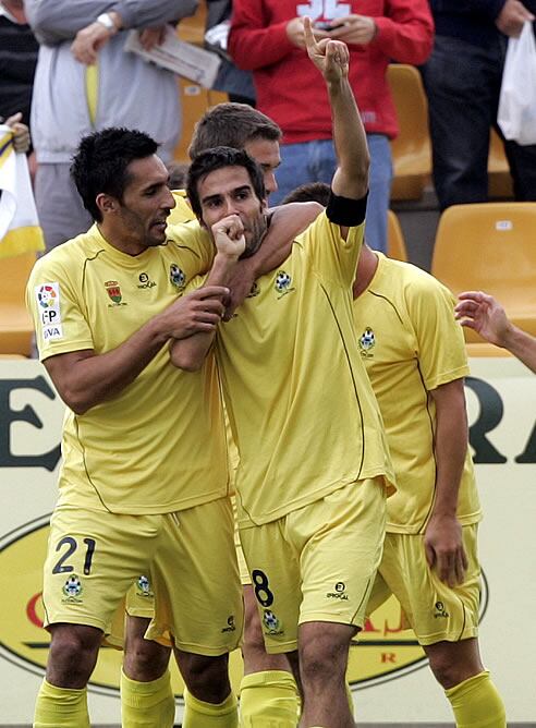 Rubén Sanz con un zurdazo hace el segundo del Alcorcón