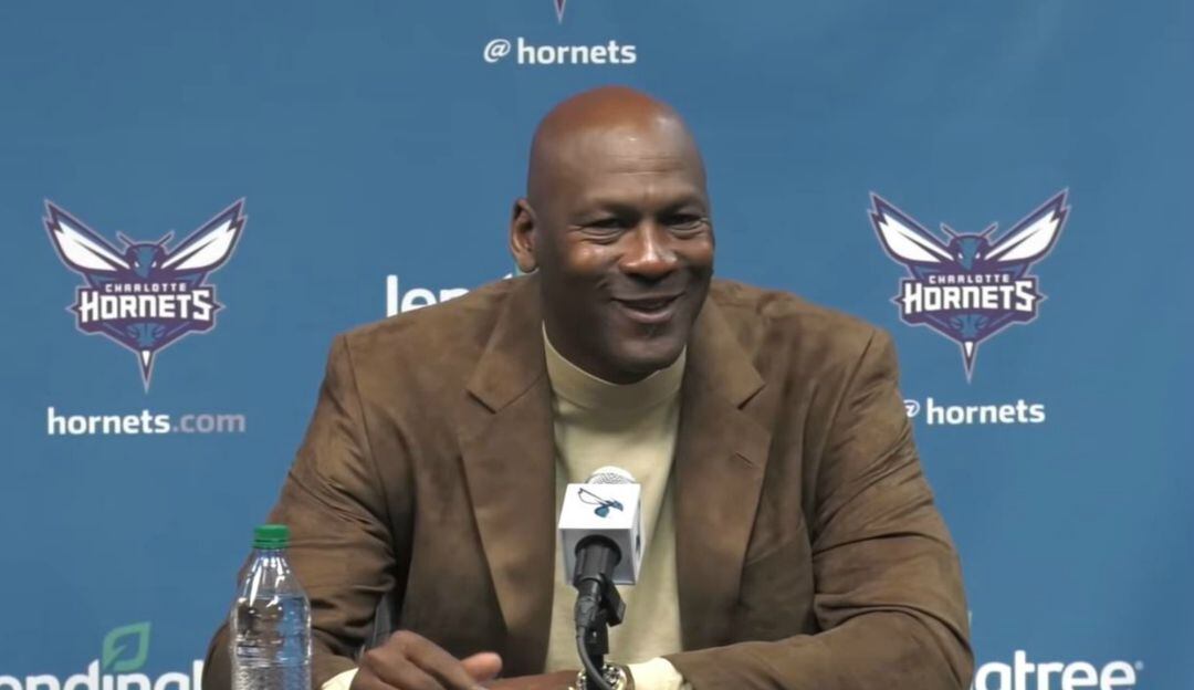 Michael Jordan, propietario de los Charlotte Hornets
