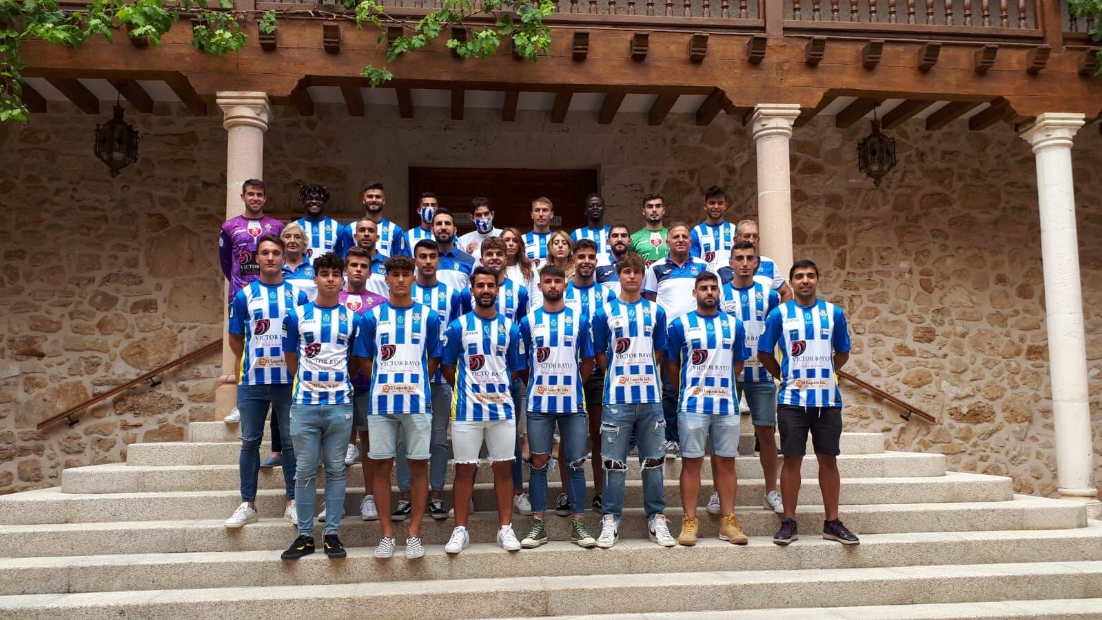 La plantilla y directiva de la Arandina Club de Fútbol 21-22