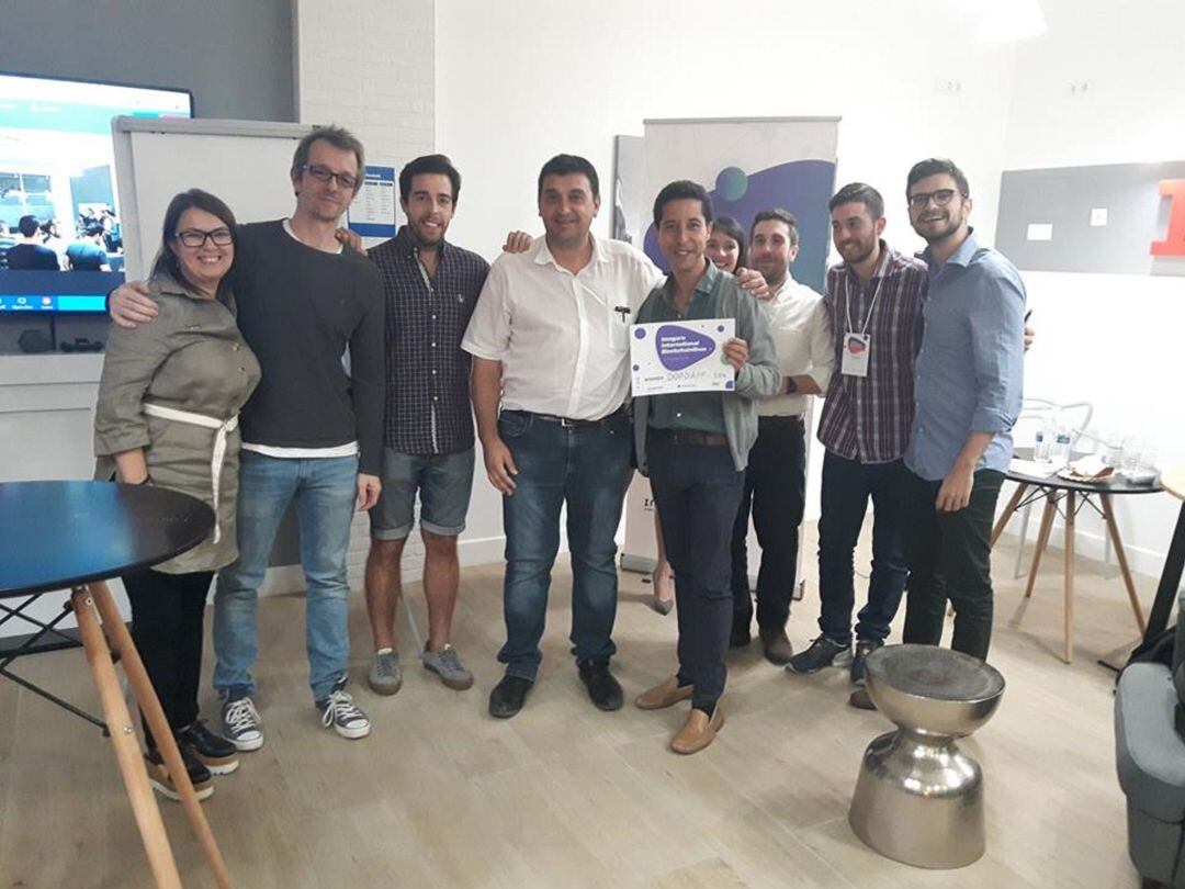 Alejandro Sáiz y Carlos Marchena durante la entrega de premios. 