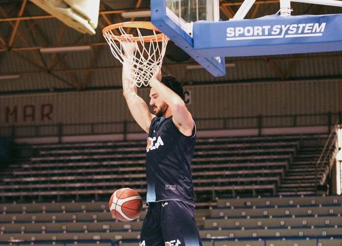 Hayes hace un mate en un entrenamiento