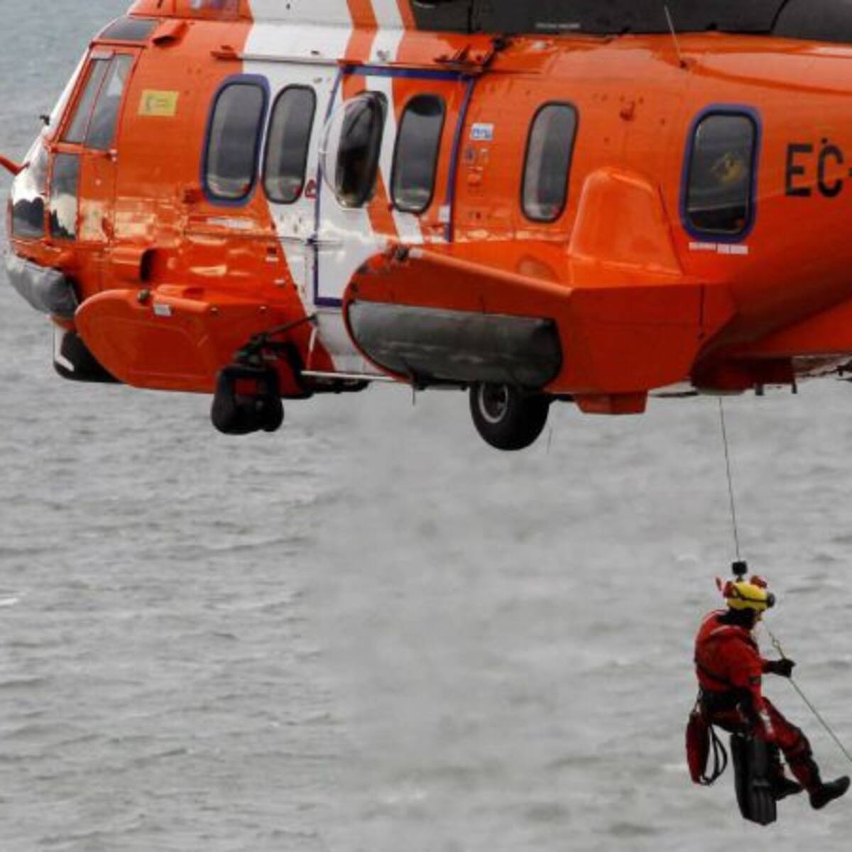 Se retoma el operativo para extraer el combustible del 'Blue Star'
